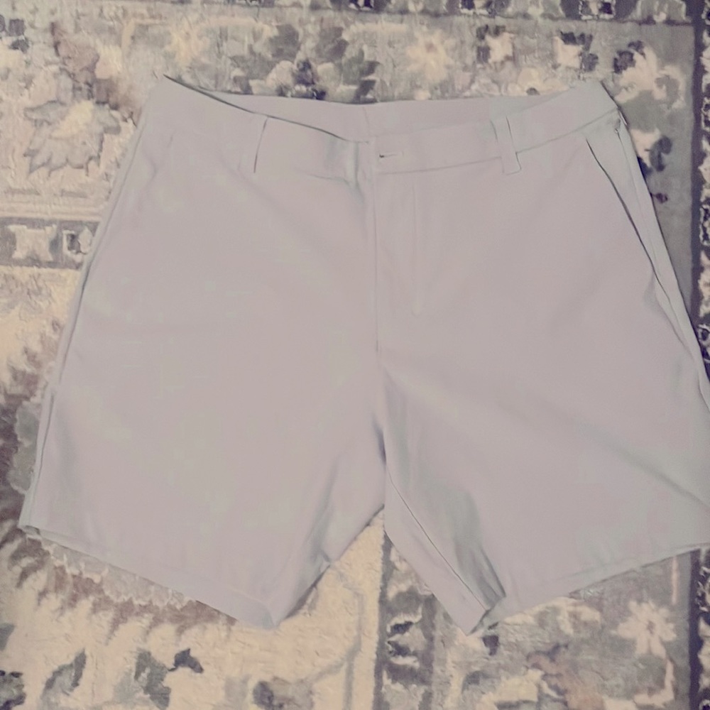 Men’s Lululemon Size 34 Commission Shorts 7 in inseam